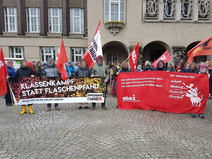 Von so ein bisschen Regen und gelegentlichen Sturmböen lassen wir uns doch nicht...